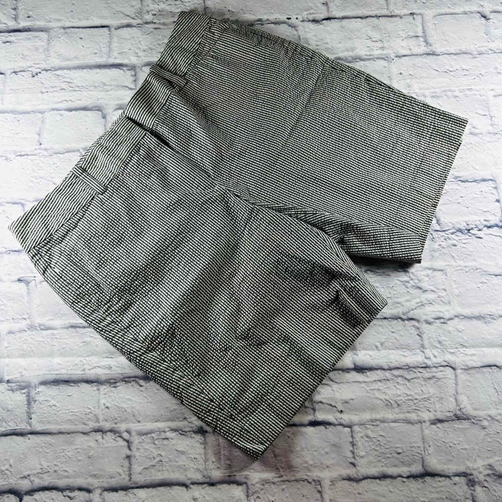 Ann Taylor Factory Grey White Seersucker Striped Curvy Shorts Women's 14